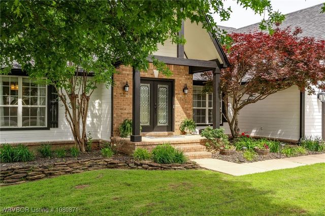 2004 Parkridge Drive, Van Buren, AR 72956
