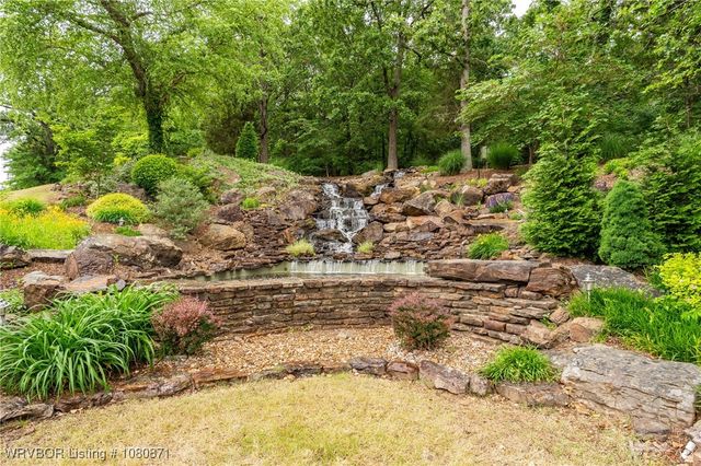 2004 Parkridge Drive, Van Buren, AR 72956