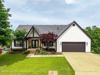 2004 Parkridge Drive, Van Buren, AR 72956