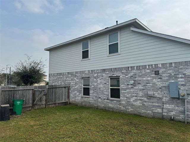 8611 Morning Dove Lane, Baytown, TX 77521