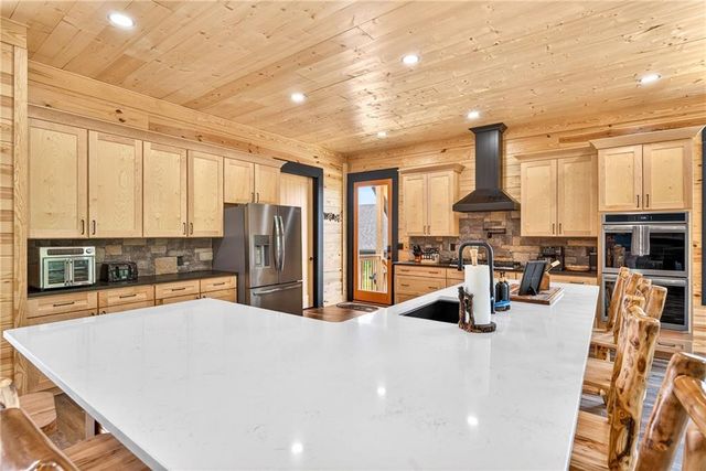 281 High Summit Dr, Talking Rock, GA 30175