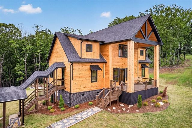 281 High Summit Dr, Talking Rock, GA 30175