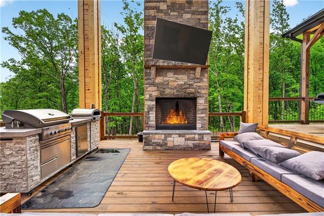 281 High Summit Dr, Talking Rock, GA 30175
