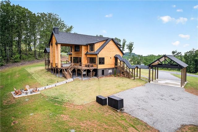 281 High Summit Dr, Talking Rock, GA 30175