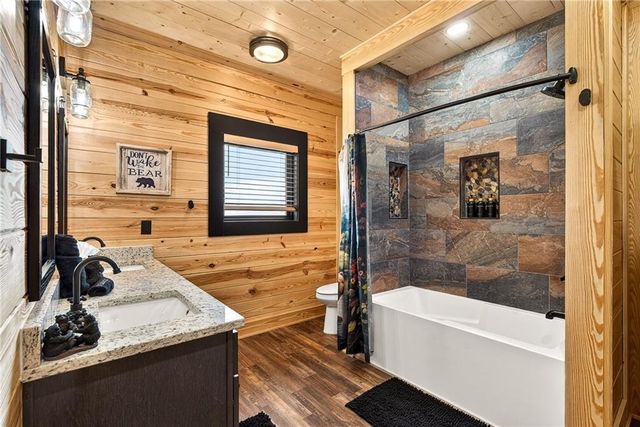 281 High Summit Dr, Talking Rock, GA 30175