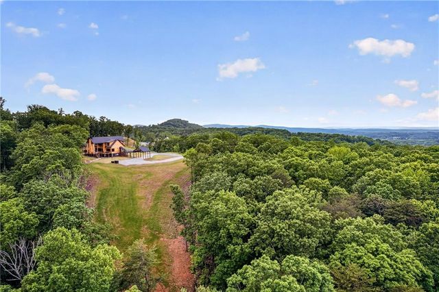 281 High Summit Dr, Talking Rock, GA 30175