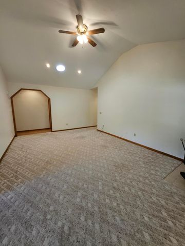 16427 Farm Road 2007, Aurora, MO 65605