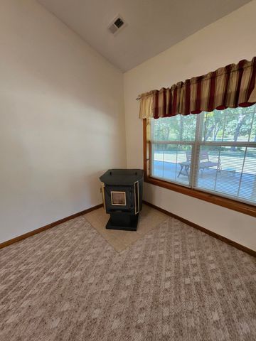 16427 Farm Road 2007, Aurora, MO 65605