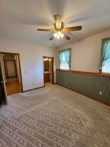 16427 Farm Road 2007, Aurora, MO 65605