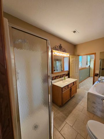 16427 Farm Road 2007, Aurora, MO 65605