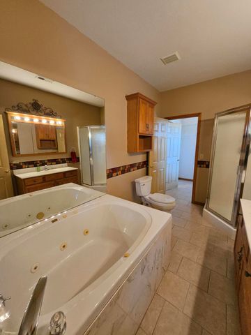 16427 Farm Road 2007, Aurora, MO 65605