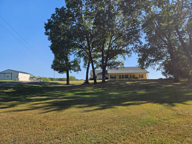 16427 Farm Road 2007, Aurora, MO 65605