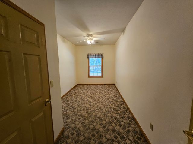 16427 Farm Road 2007, Aurora, MO 65605