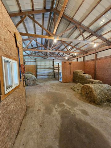 16427 Farm Road 2007, Aurora, MO 65605