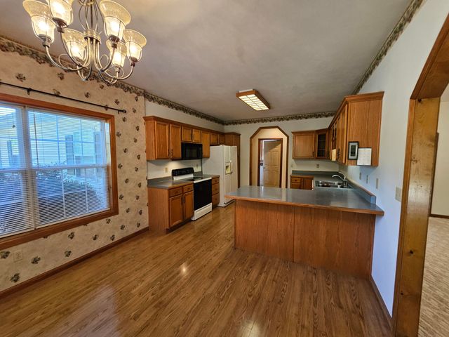 16427 Farm Road 2007, Aurora, MO 65605