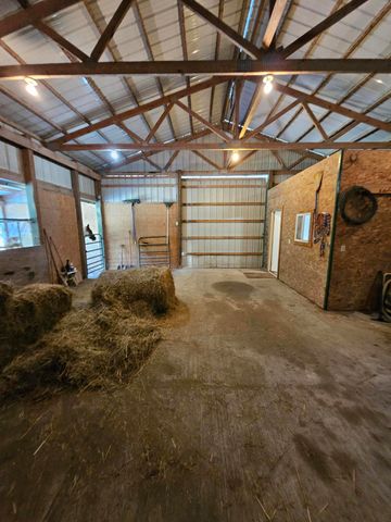 16427 Farm Road 2007, Aurora, MO 65605