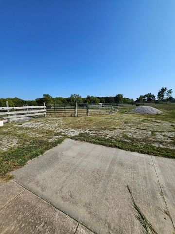 16427 Farm Road 2007, Aurora, MO 65605