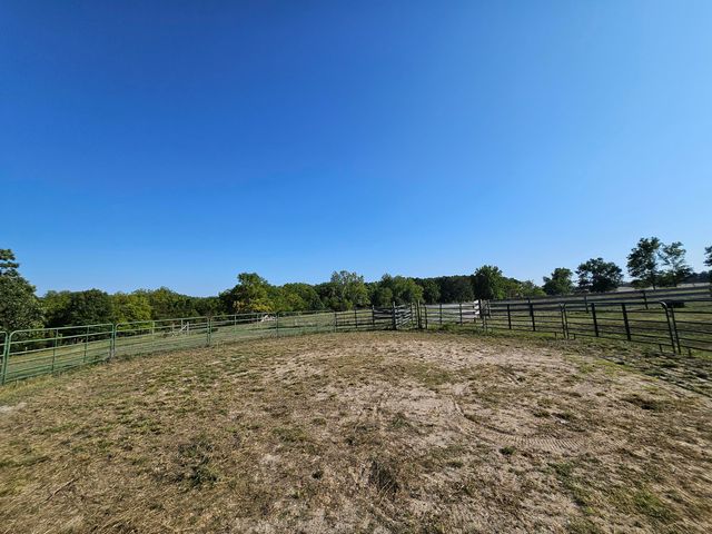 16427 Farm Road 2007, Aurora, MO 65605