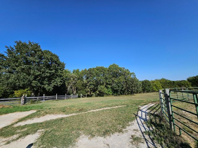 16427 Farm Road 2007, Aurora, MO 65605