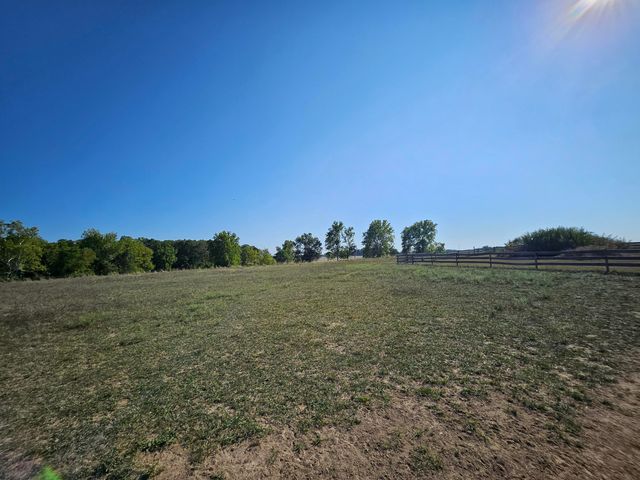 16427 Farm Road 2007, Aurora, MO 65605