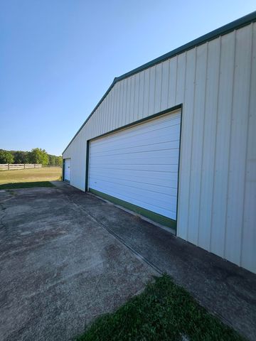 16427 Farm Road 2007, Aurora, MO 65605