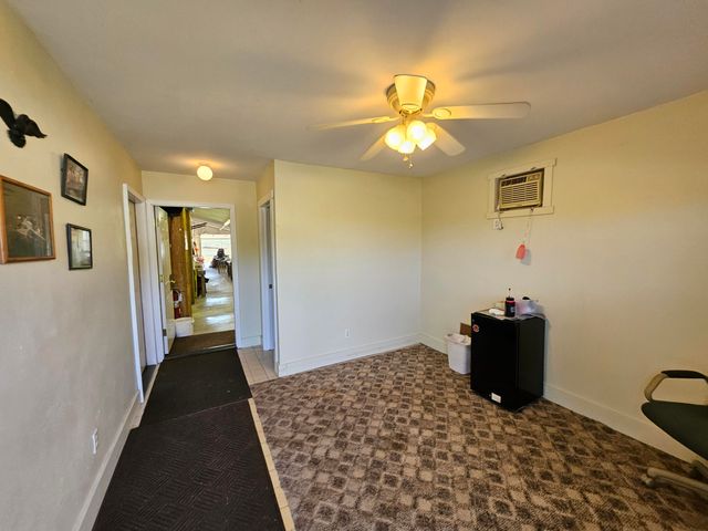 16427 Farm Road 2007, Aurora, MO 65605