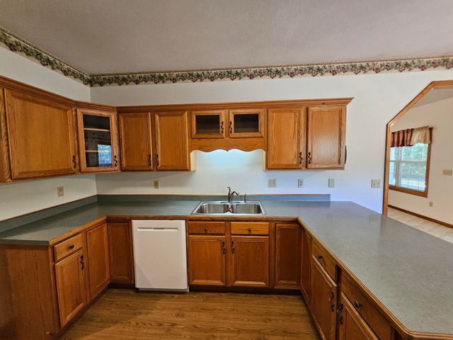 16427 Farm Road 2007, Aurora, MO 65605