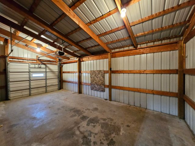 16427 Farm Road 2007, Aurora, MO 65605