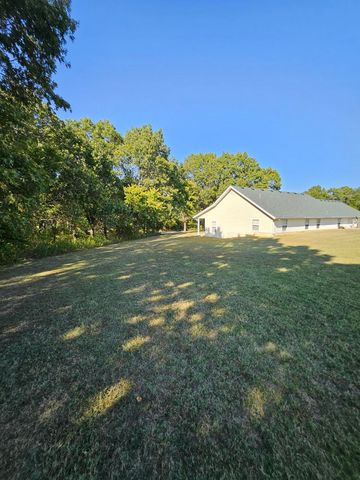 16427 Farm Road 2007, Aurora, MO 65605