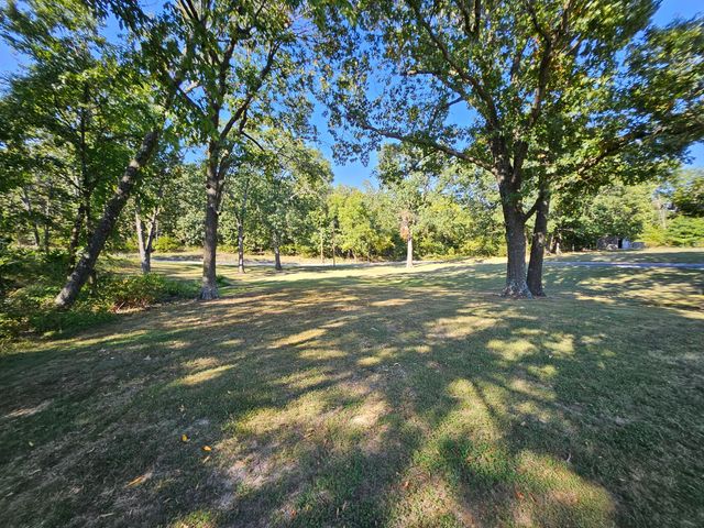 16427 Farm Road 2007, Aurora, MO 65605