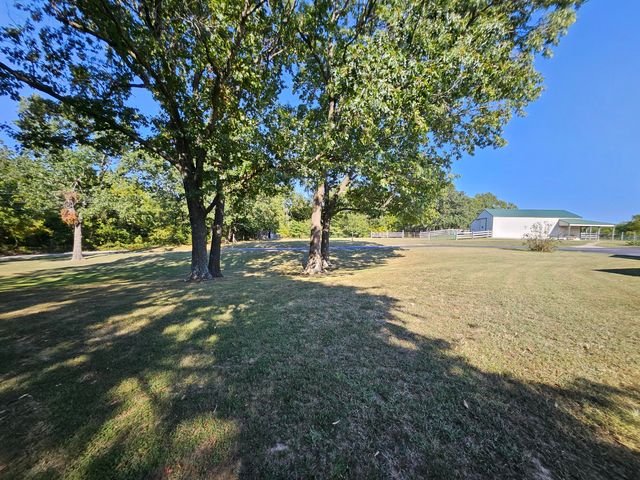 16427 Farm Road 2007, Aurora, MO 65605