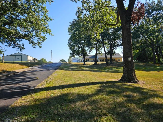 16427 Farm Road 2007, Aurora, MO 65605