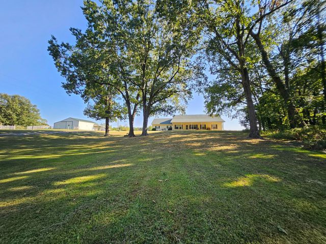 16427 Farm Road 2007, Aurora, MO 65605