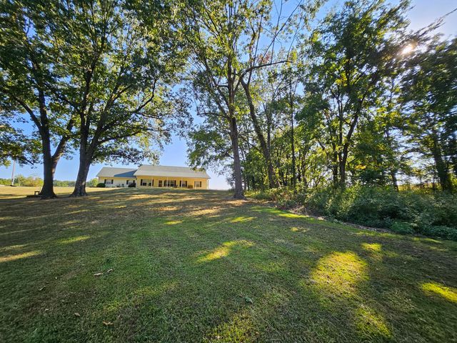 16427 Farm Road 2007, Aurora, MO 65605