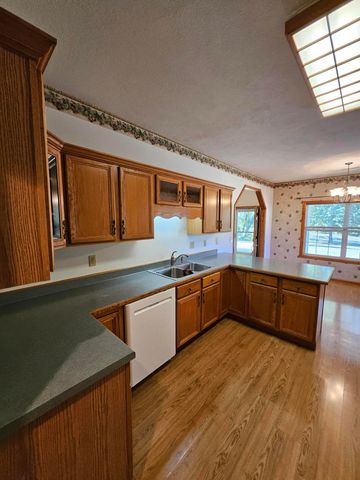 16427 Farm Road 2007, Aurora, MO 65605