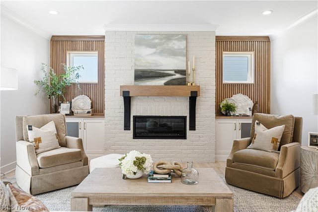 550 Woodlands Glen Avenue, Hartville, OH 44632