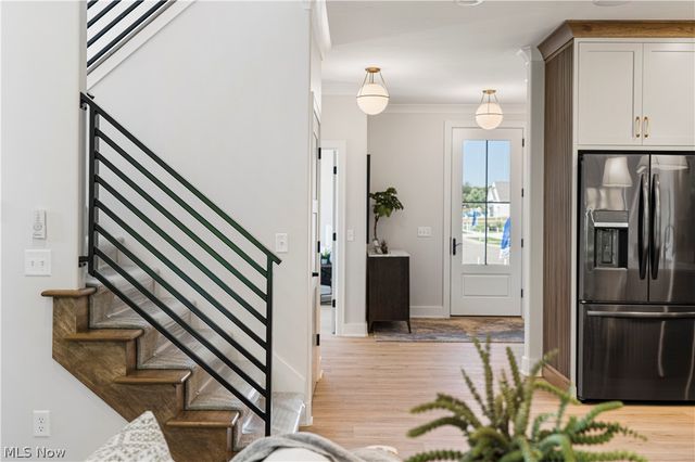 550 Woodlands Glen Avenue, Hartville, OH 44632