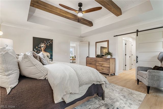 550 Woodlands Glen Avenue, Hartville, OH 44632