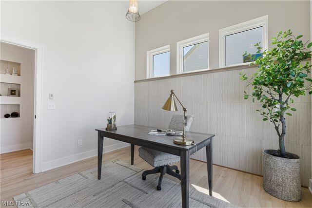 550 Woodlands Glen Avenue, Hartville, OH 44632