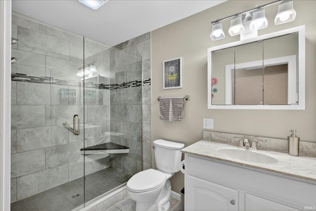 54851 N Pine Road, South Bend, IN 46628