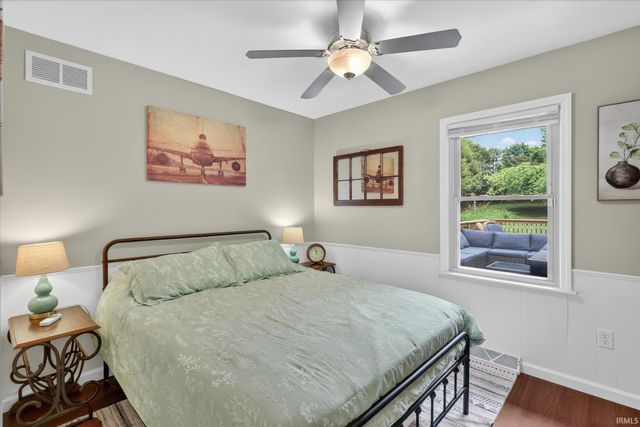 54851 N Pine Road, South Bend, IN 46628