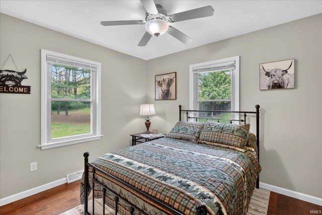 54851 N Pine Road, South Bend, IN 46628