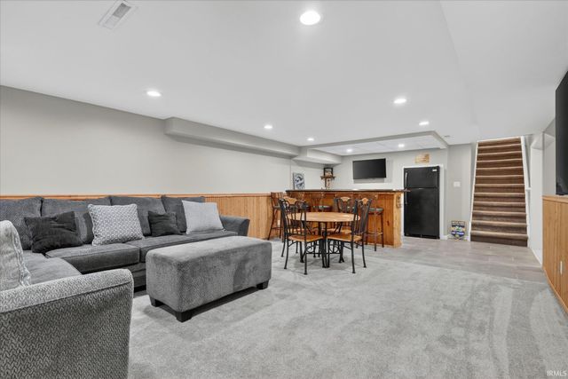 54851 N Pine Road, South Bend, IN 46628