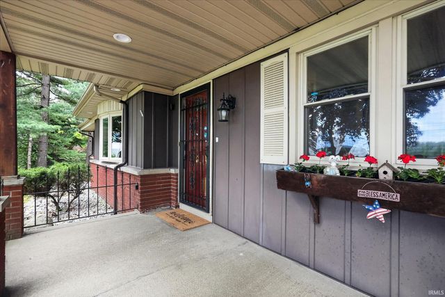 54851 N Pine Road, South Bend, IN 46628