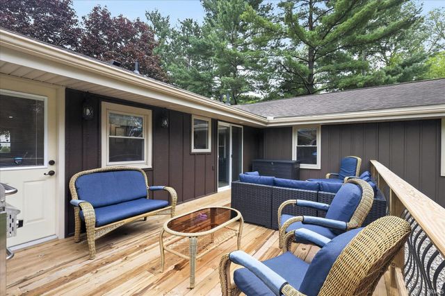 54851 N Pine Road, South Bend, IN 46628