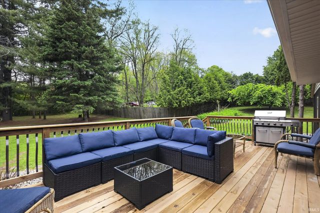 54851 N Pine Road, South Bend, IN 46628