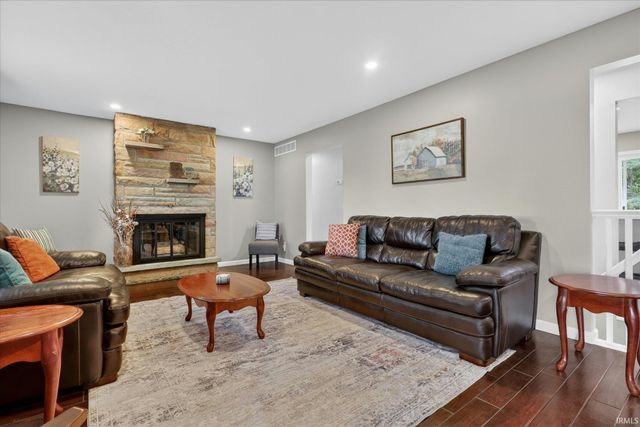 54851 N Pine Road, South Bend, IN 46628
