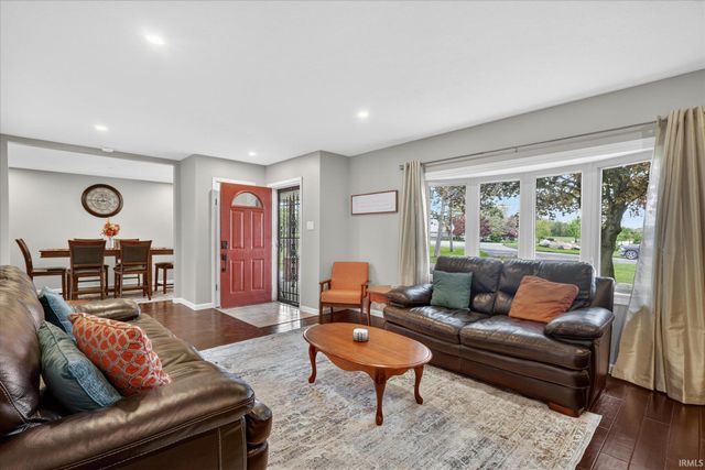 54851 N Pine Road, South Bend, IN 46628