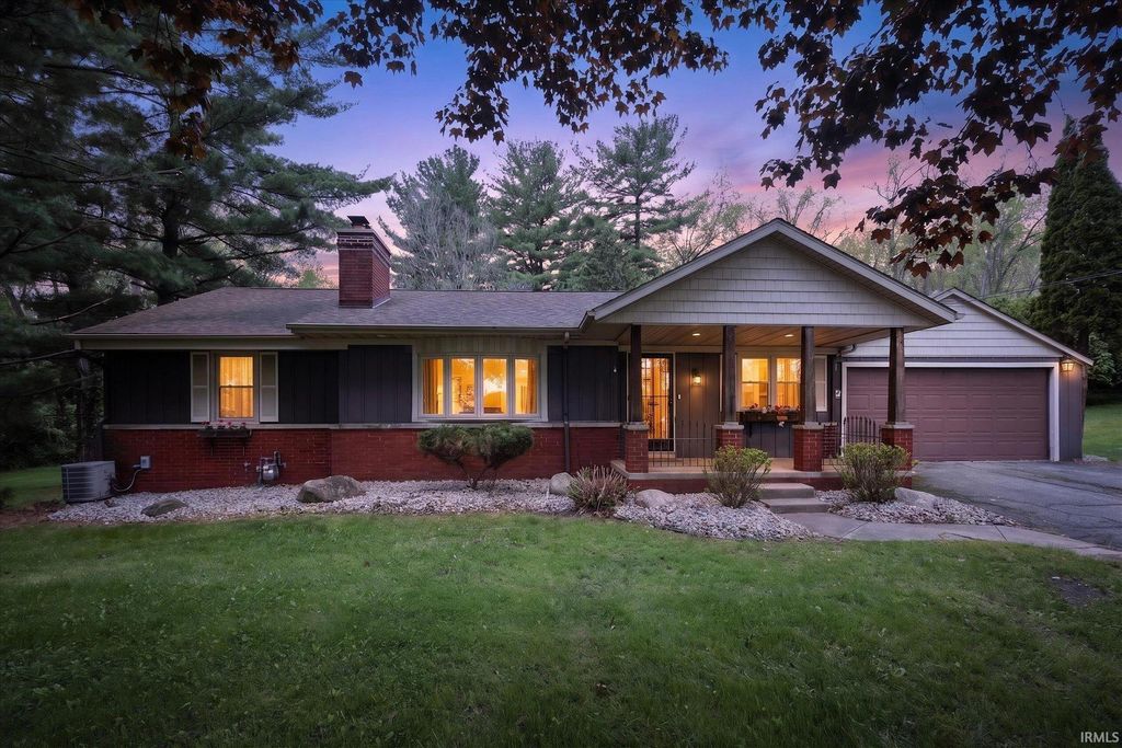 54851 N Pine Road, South Bend, IN 46628