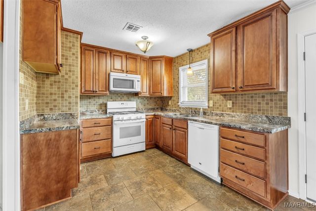 109 Warwick Drive, Prattville, AL 36066